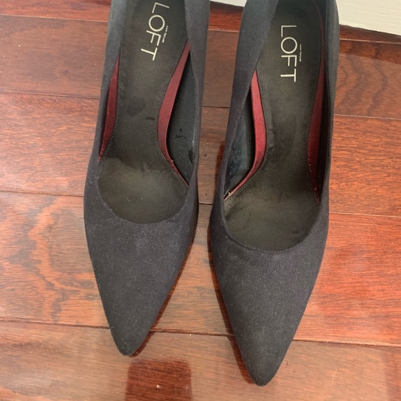 Ann Taylor LOFT black pumps - Picture 2 of 5